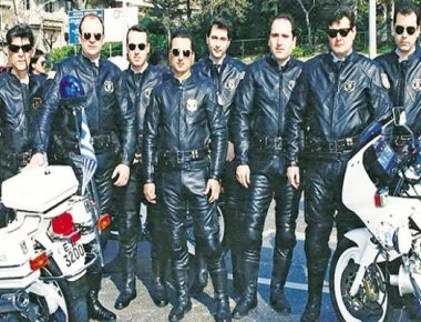 Οι «πρώτοι» Ζητάδες της ΕΛ.ΑΣ. μιλούν για όσα έζησαν στους δρόμους: «Φλερτ με τον θάνατο»